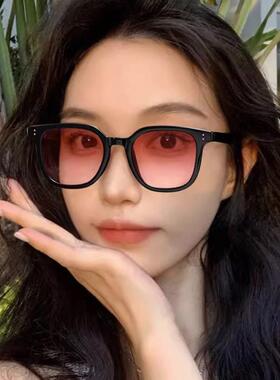 自动感光变色太阳眼镜女款2025新款方框粉色渐层腮红太阳眼镜抗UV