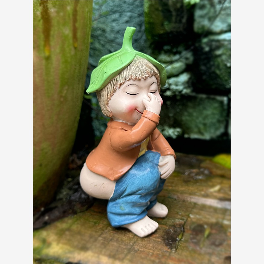 拉臭臭小男孩公仔家居阳台趣味摆件花盆电视柜橱窗茶几有趣装饰品 - 图3