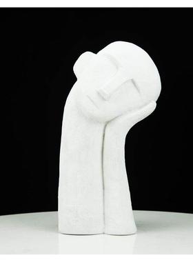 歪头人家居现代轻奢软装样板房间客厅歪头人物抽象人像家俱摆件