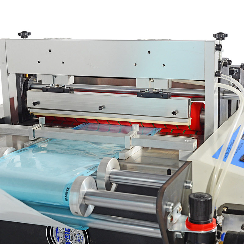 全自动制袋裁切机穿绳垃圾袋制袋机热压封口全自动抽绳制袋机设备,淘宝优惠券,粉丝福利购,淘宝优惠卷