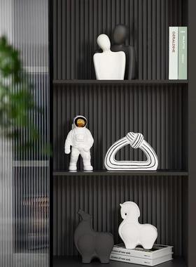 北欧创意摆件简约现代抽象人物雕塑办公室客厅电视柜酒柜软装饰品