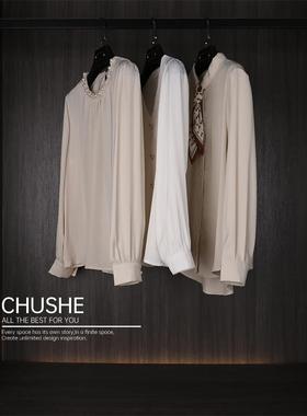 初舍印象 样板间衣帽间软装香槟色衣柜饰品衣服女士主卧摆件陈列