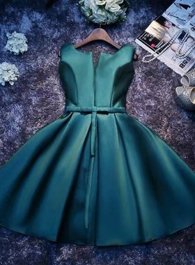 样板房衣帽间衣服装饰展厅衣柜礼服连衣裙子摆件软装道具全屋定制