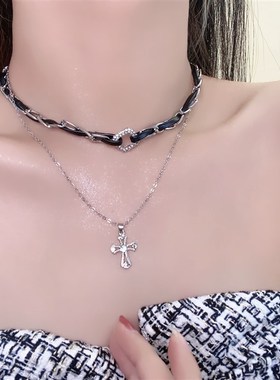 轻奢小众十字架吊坠项链女时尚百搭双层皮革颈链高级感辣妹锁骨链