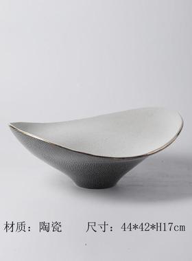 现代简约餐桌陶瓷椭圆形果盘样板房间酒店软装饰品客厅茶几插花器