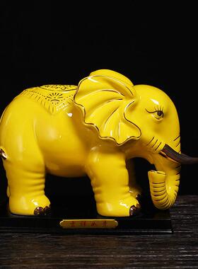 白色陶瓷小号招财象一对大象摆件简约客厅电视柜桌面乔迁装饰礼品