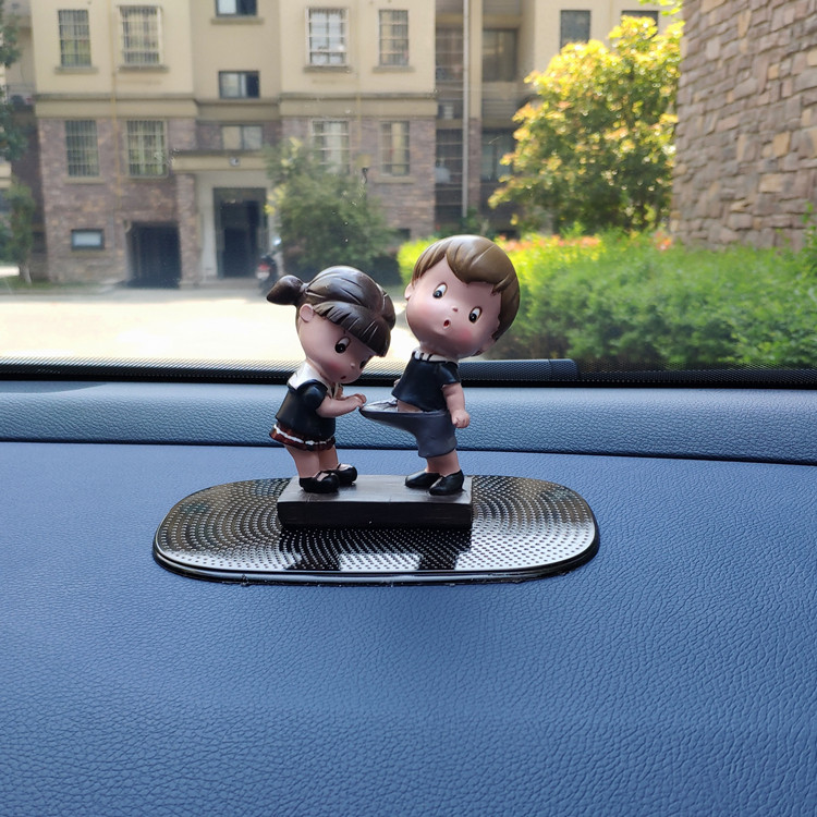致青春创意汽车摆件卡通情侣可爱车饰公仔车内饰品车载车上装饰品 网红车品 淘优券