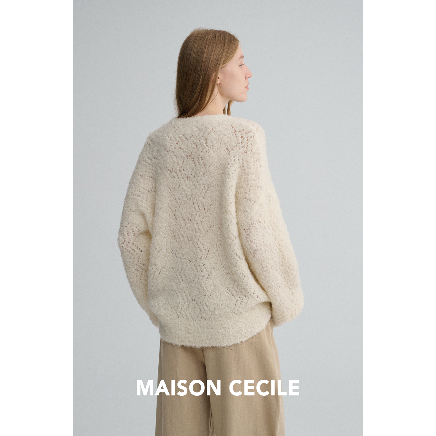 MAISON CECILE羊毛立体针织钩花镂空绒感软糯圆领针织毛衣 - 图2