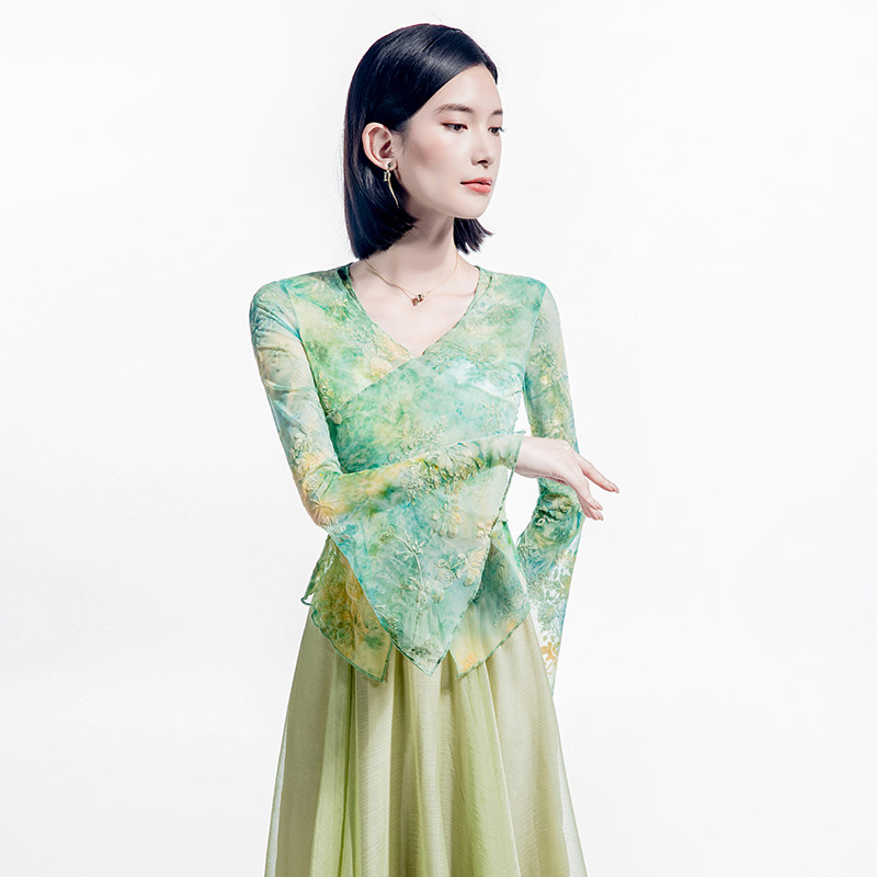 2025秋季木耳边植绒网纱舞蹈上衣女喇叭袖女装印花广场舞练功服,淘宝优惠券,粉丝福利购,淘宝优惠卷