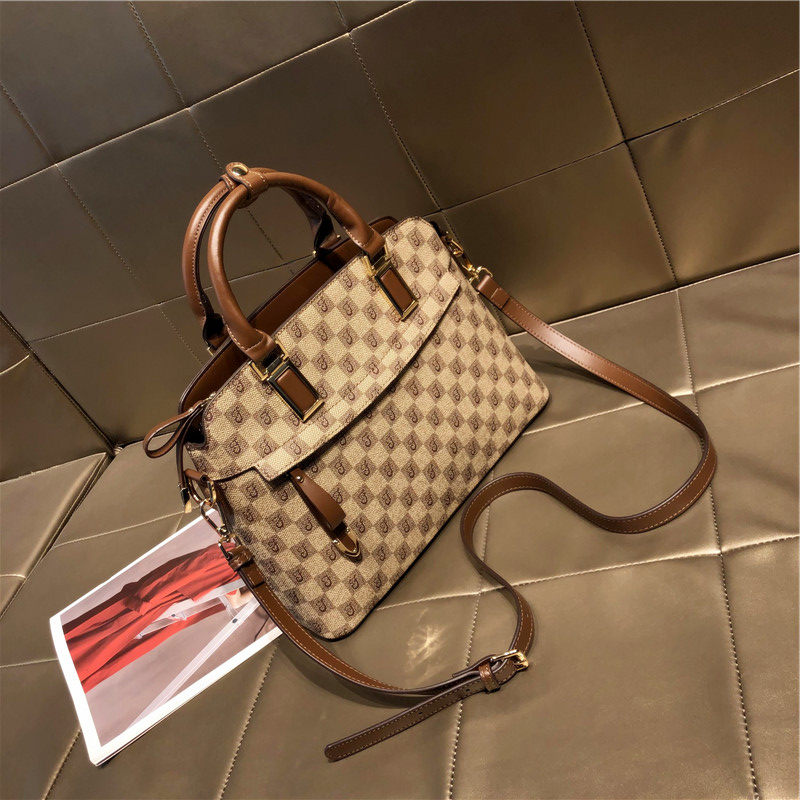 香港正品高级包包女2025新款大气斜跨女士手提真皮质感单肩贝壳包,淘宝优惠券,粉丝福利购,淘宝优惠卷