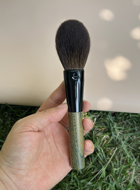 T2 灰鼠混毛内扣散粉刷 温柔有力量 粉饼散粉蜜粉饼通通适用