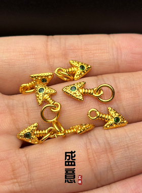 古法24K工艺黄金色镶绿钻箭头吊坠侧挂牌子文玩手串diy配饰