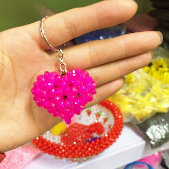 手工编织串珠成品爱心挂件包包挂饰钥匙链创意小礼物景点热卖,淘宝优惠券,粉丝福利购,淘宝优惠卷