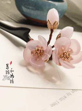 古风盘发发簪配饰流苏梅花锦盒