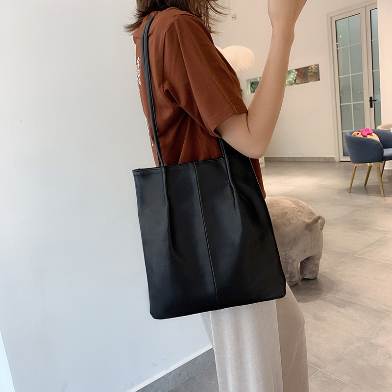 简约 软皮单肩大包手提包女士包袋水桶包 pu 大容量包包女包新款 2019 简约 软皮单肩大包手提包女士包袋水桶包 pu 大容量包包女包新款 2019