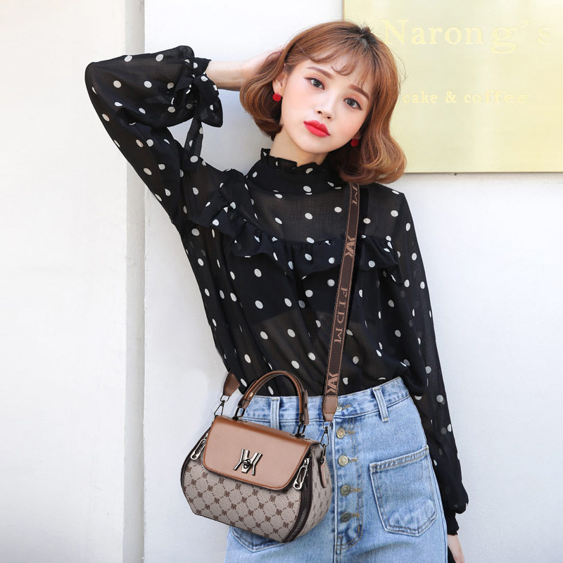 fidm品牌今年流行2023新款感斜挎包 欧帝驰女士包袋