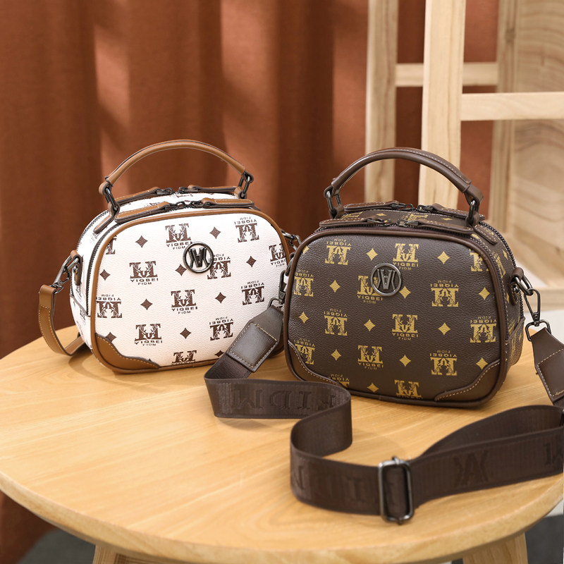 今年流行高级感2023新款百搭斜挎包 欧帝驰女士包袋