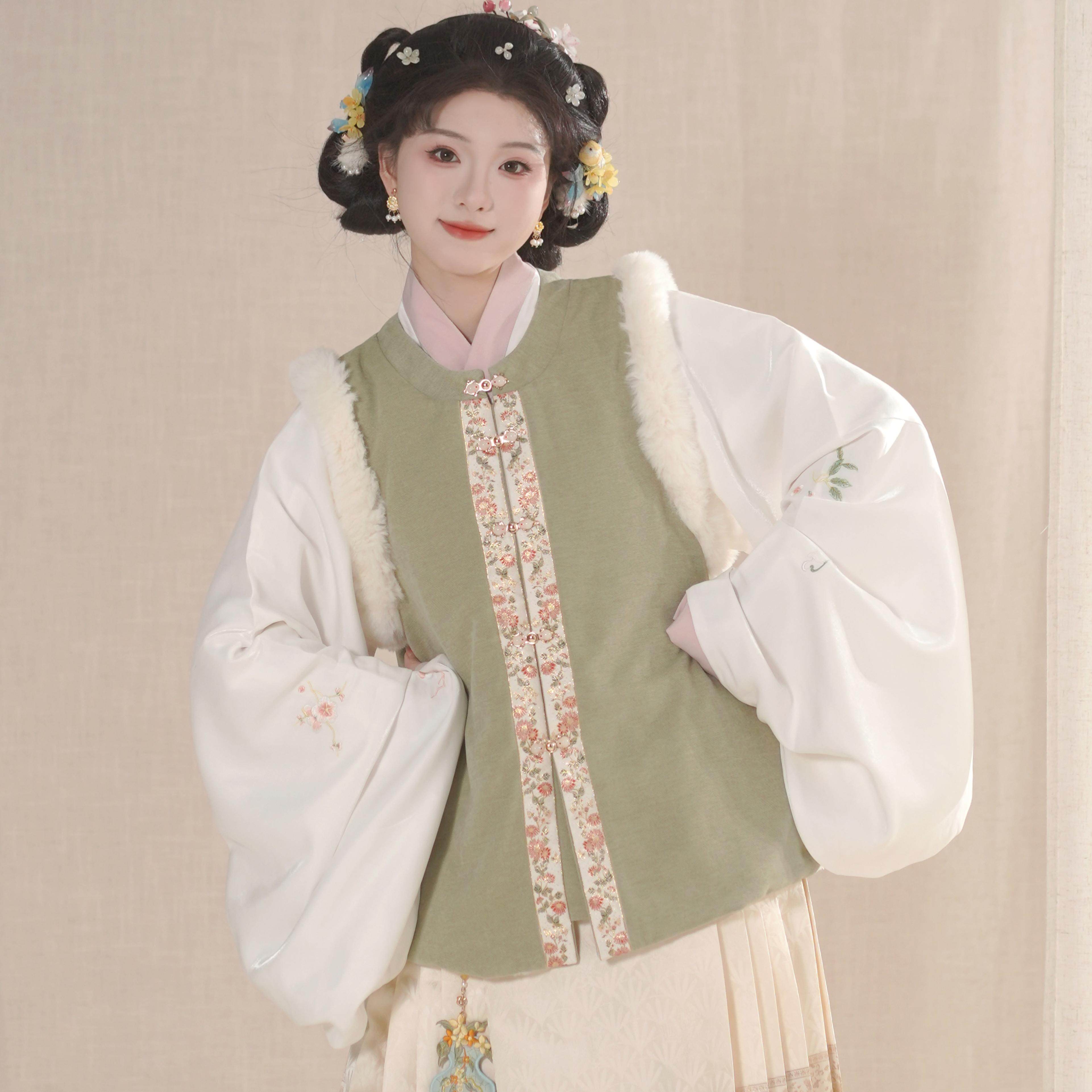 汉墨记汉服胡萝卜明制加绒织金眉子破肩圆领对襟比甲带口袋秋冬季,淘宝优惠券,粉丝福利购,淘宝优惠卷