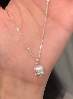新款拉丝铃兰花项链小众设计温柔吊坠高级气质精致百搭简约锁骨