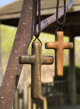 义树家·正品珍惜绿檀木十字架小巧吊坠项链简约时尚百搭饰品