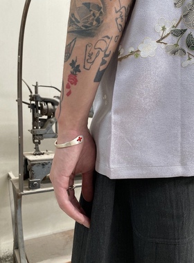 Ma+红绳十字925纯银手镯