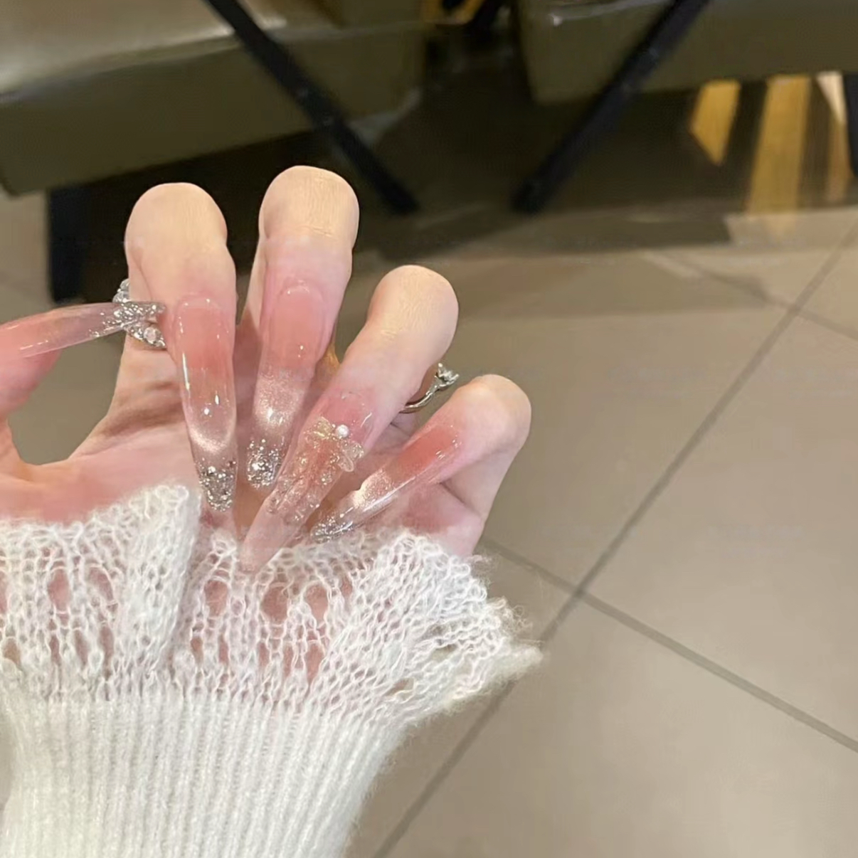 【银河梦里】韩系温柔蜜桃粉微笑猫眼爆闪指尖金闪蝴蝶结穿戴甲,淘宝优惠券,粉丝福利购,淘宝优惠卷