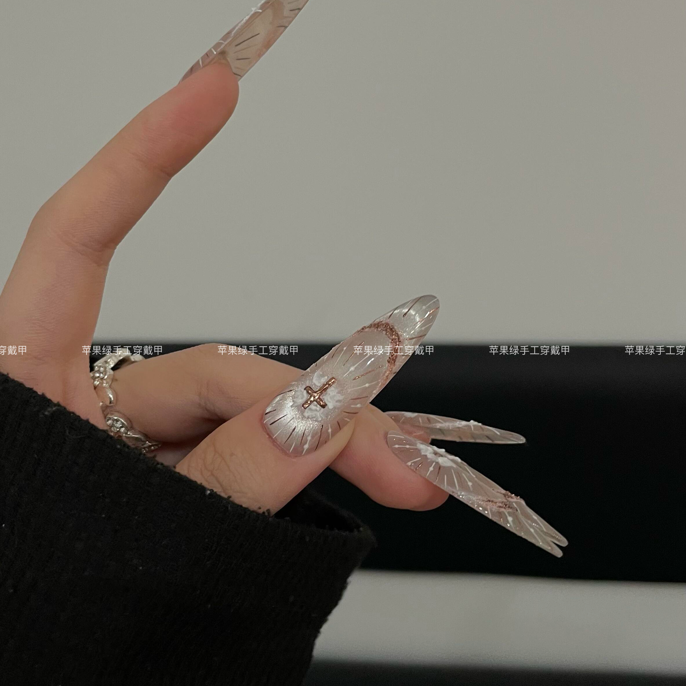 贝拉姐同款神谕圣光高级气质显白追光猫眼美甲成品贴片手工穿戴甲 - 图1