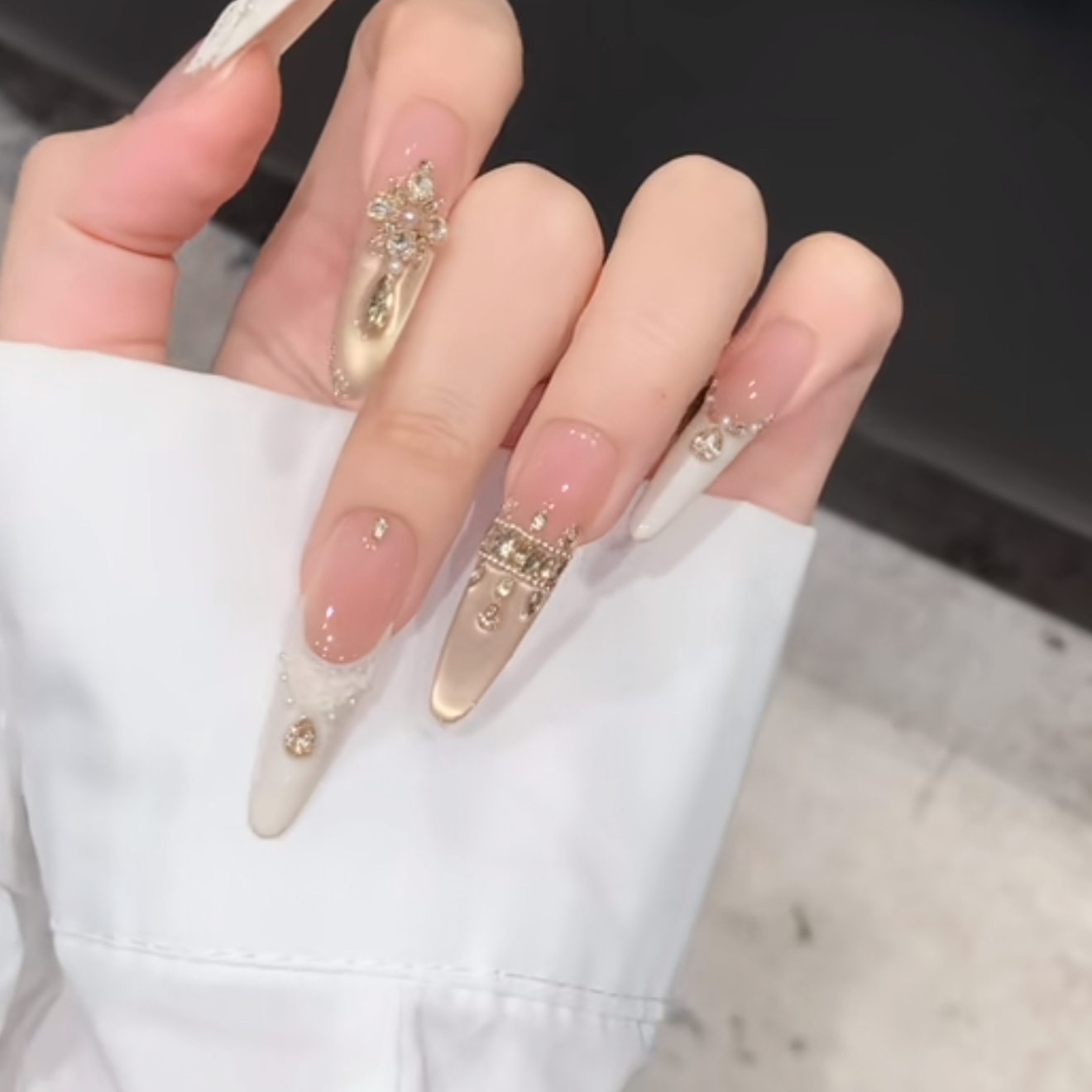 天使皇冠白月光纯手工穿戴甲高级感美甲贴片成品可拆卸假指甲显白,淘宝优惠券,粉丝福利购,淘宝优惠卷