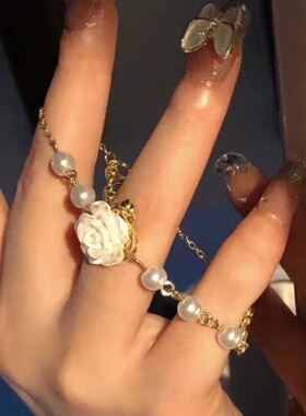 小红书同款山茶花手链女轻奢ins小众心复古淡水珍珠闺蜜手链