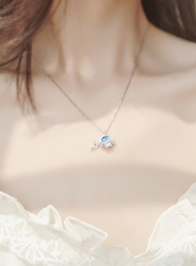 蓝色鲸灵项链深邃星空