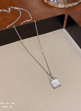 S925纯银贝母锁头项链女款2024新款爆款轻奢小众简约气质锁骨链夏