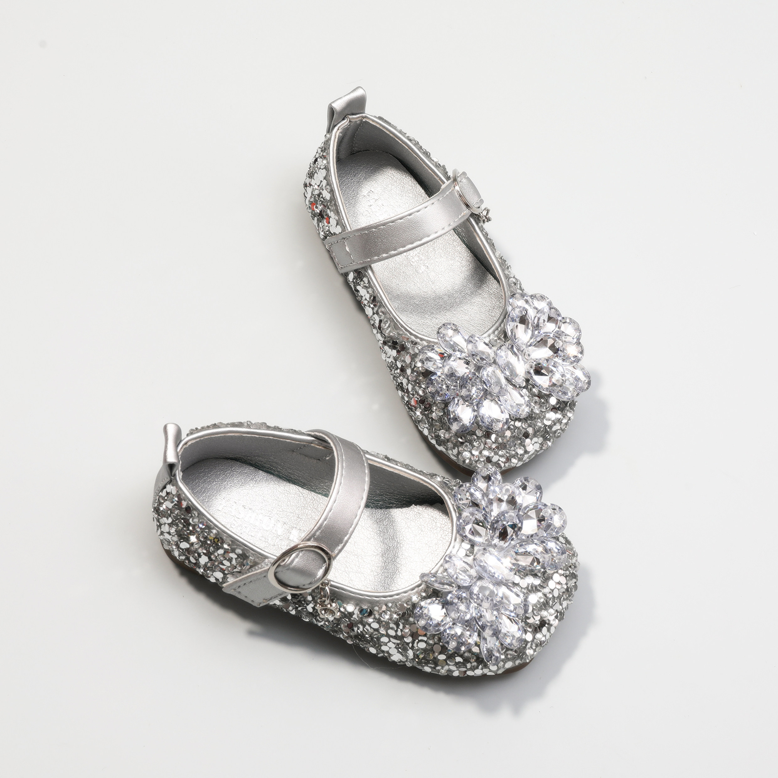 女童鞋公主鞋2025秋季新款儿童软底水晶鞋女孩闪亮水钻配礼服单鞋,淘宝优惠券,粉丝福利购,淘宝优惠卷