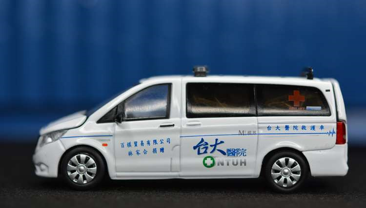 ERA 1/64 奔驰 Benz Vito 救护车 合金 台大医院 汽车模型 现货 - 图0