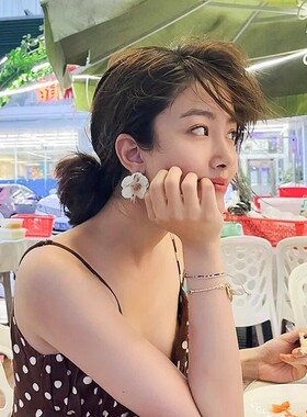 爱情没有神话杨采钰同款白色花朵耳环耳钉轻奢复古度假风夸张耳饰