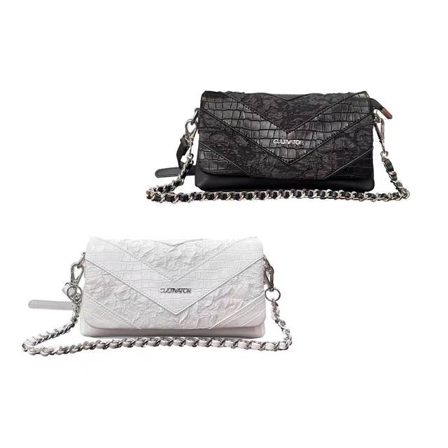 Cultivator's original and personalized European and American black and white snake pattern pleated rectangular chain bag, commuting single shoulder crossbody bag