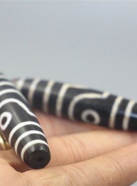 西藏天然真品玉髓玛瑙二眼天珠