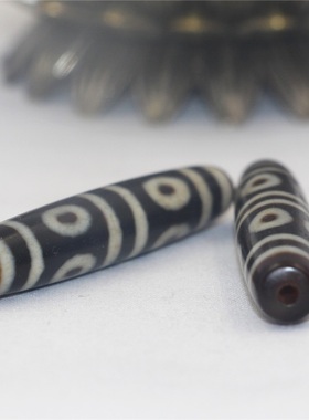 西藏原矿玉髓玛瑙天珠吊坠