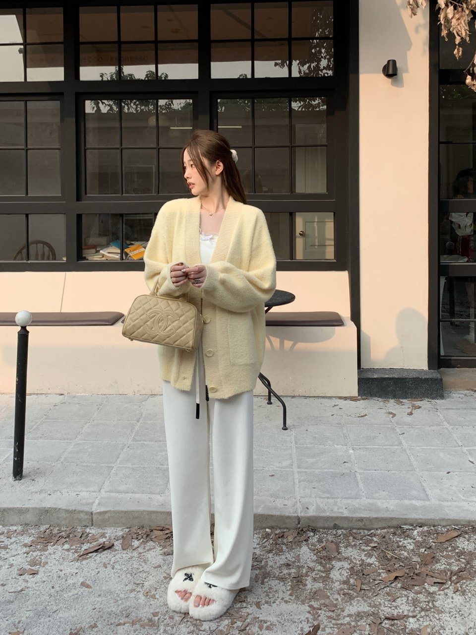 慵懒风温柔白色毛衣女2024新款冬季宽松韩系V领加厚针织开衫上衣,淘宝优惠券,粉丝福利购,淘宝优惠卷