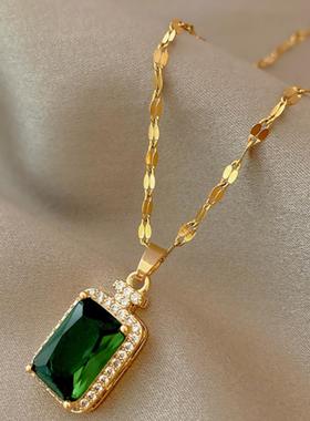 水晶镶钻几何方形项链