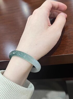 缅甸糯冰种翡翠手镯半山水手镯油青色正圈浅绿半山半山女款送女友