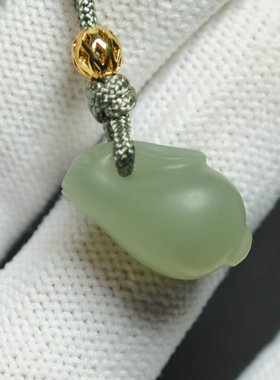 和田玉青玉手工生肖兔子吊坠项链