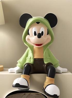 风衣米奇坐姿摆件客厅电视柜装饰入户玄关酒柜高级感小众手办轻奢