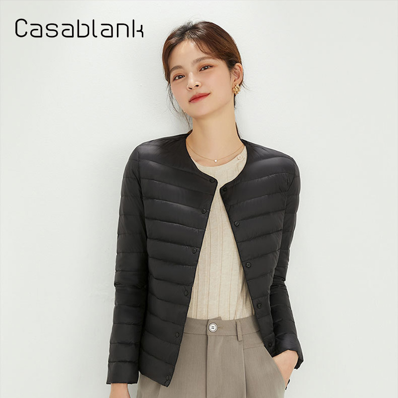 Casablank冬季新款90白鸭绒轻薄羽绒服女士修身圆领时尚轻便外套-图1