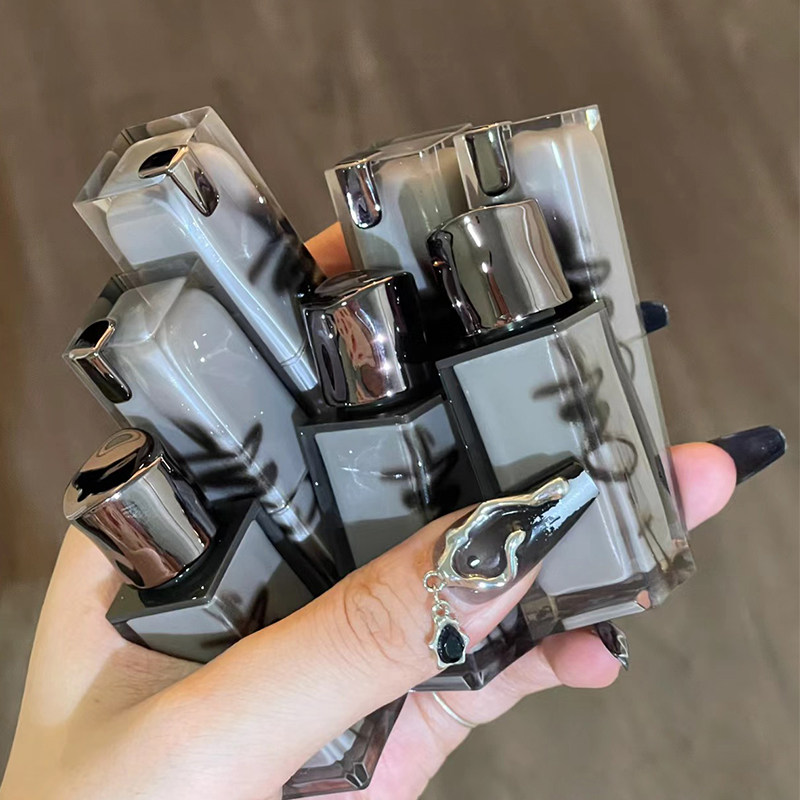 Joocyee酵色烟熏黑色口红3D唇蜜复古朋克秋冬显白裸色603裸燕麦,淘宝优惠券,粉丝福利购,淘宝优惠卷