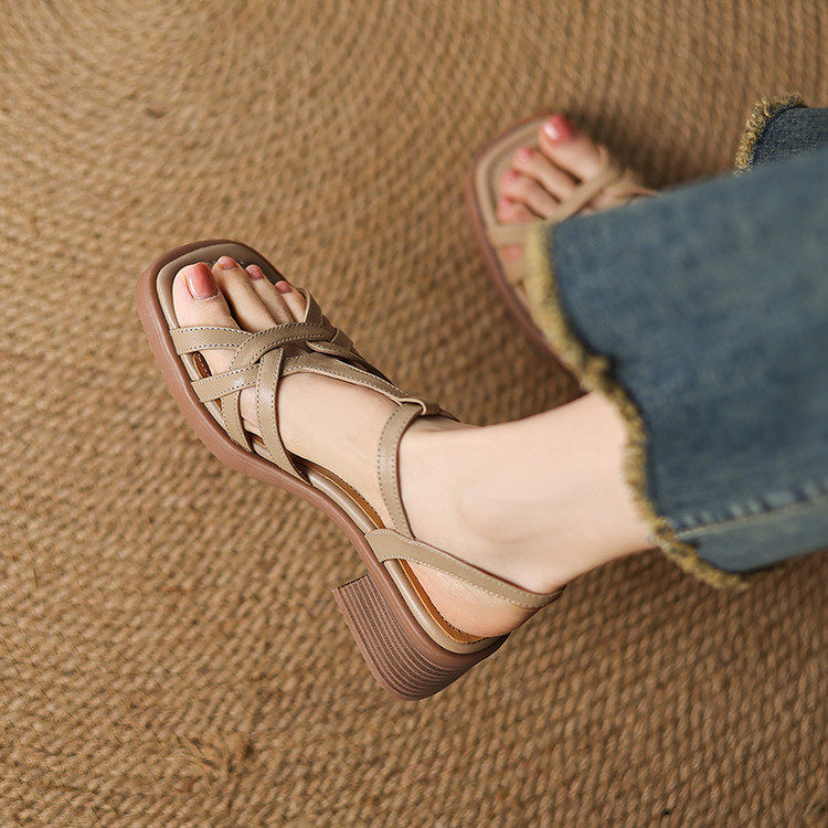 法式夏季40-43大号通勤新款凉鞋中跟大码41超软羊皮软底搭扣女鞋,淘宝优惠券,粉丝福利购,淘宝优惠卷