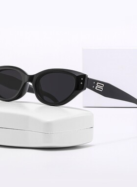 欧美辣妹三角猫眼墨镜女高级感小框显脸小拍照凹造型防晒太阳眼镜