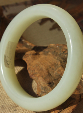 和田玉糖白玉手镯油润白