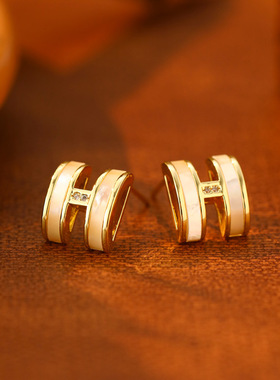 新款高级感轻奢小众设计感字母项链女时尚百搭耳饰简约气质锁骨链