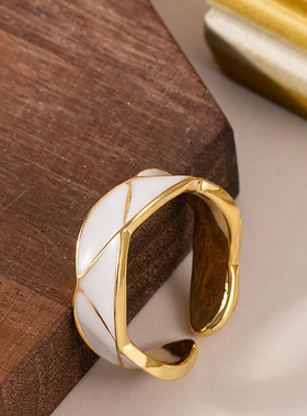 新款时尚轻奢珐琅滴油格纹戒指女小众设计高级感百搭指环精致首饰