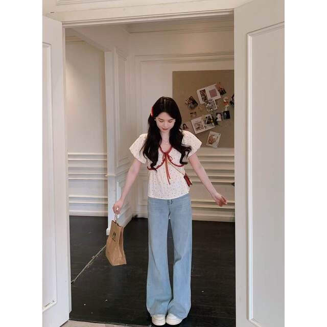 Anli Strawberry Girl ~ Spliced red lace small flying sleeves U-neck top elastic bubble wrinkle lace shirt